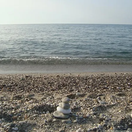 Guest house Athina 2*
