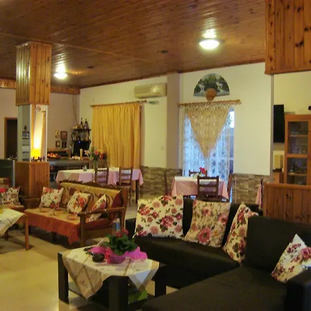 Athina Guest house 2*